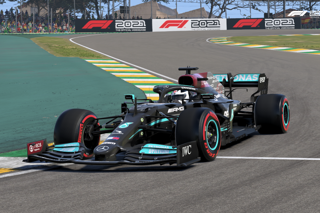 Mercedes’ Opmeer wins F1 Esports title despite Red Bull tactics